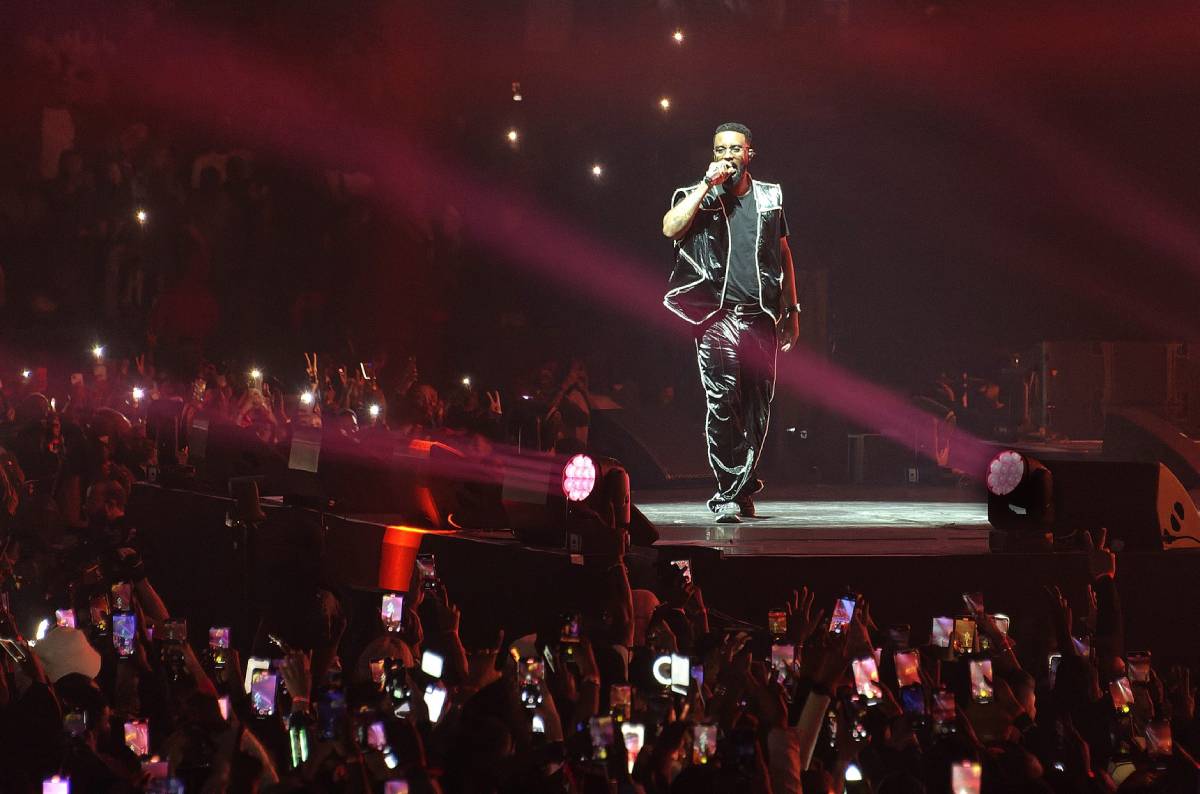 Urban music that draws on the history, streets and alleys of Kinshasa. Here, the legendary concert at the Paris La Défense Arena, in November 2023, before over 40,000 spectators. SADAKA EDMOND