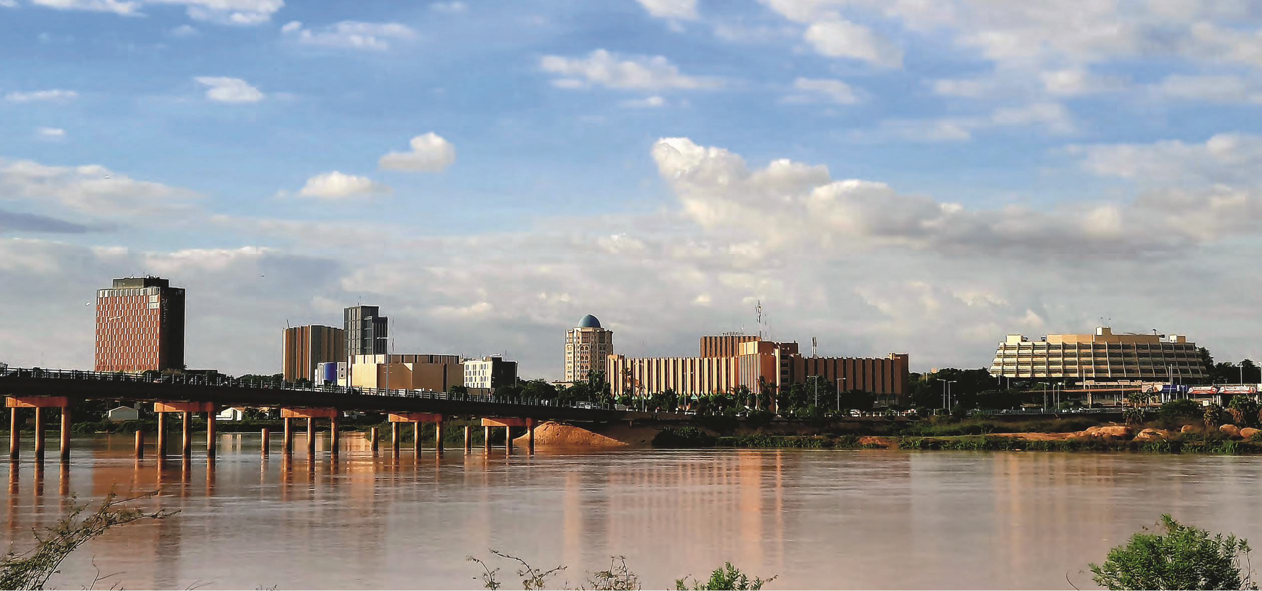 Niamey, the crossroads of the Sahel, on the Niger River. Maurice Ascani