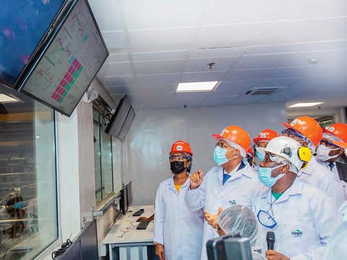 Patrick Achi (centre) inaugurated the Cargill cocoa processing plant extension in Yopougon on 2 November.