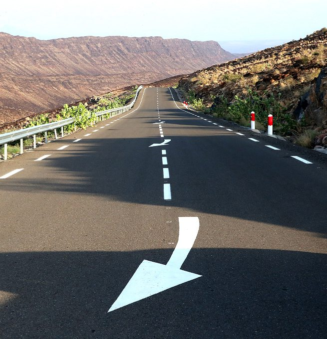 Road rehabilitation is a major national priority. Here, the road between Dorra and Balha.