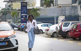 A young woman in the banking district, Plateau, Abidjan. JIHANE ZORKOT