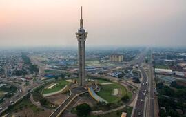 The 150-metre-high Échangeur tower, symbol of Kinshasa, rises above the municipality of Limete. GWENN DUBOURTHOUMIEU/JA