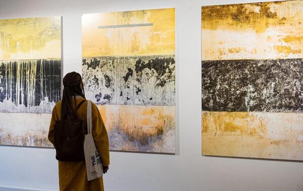 A triptych by François-Xavier Gbré: Providence 2, 3 and 4 displayed at Côte d'Ivoire’s  pavilion ‘The Blue Note’, at the Venice Biennale. ©