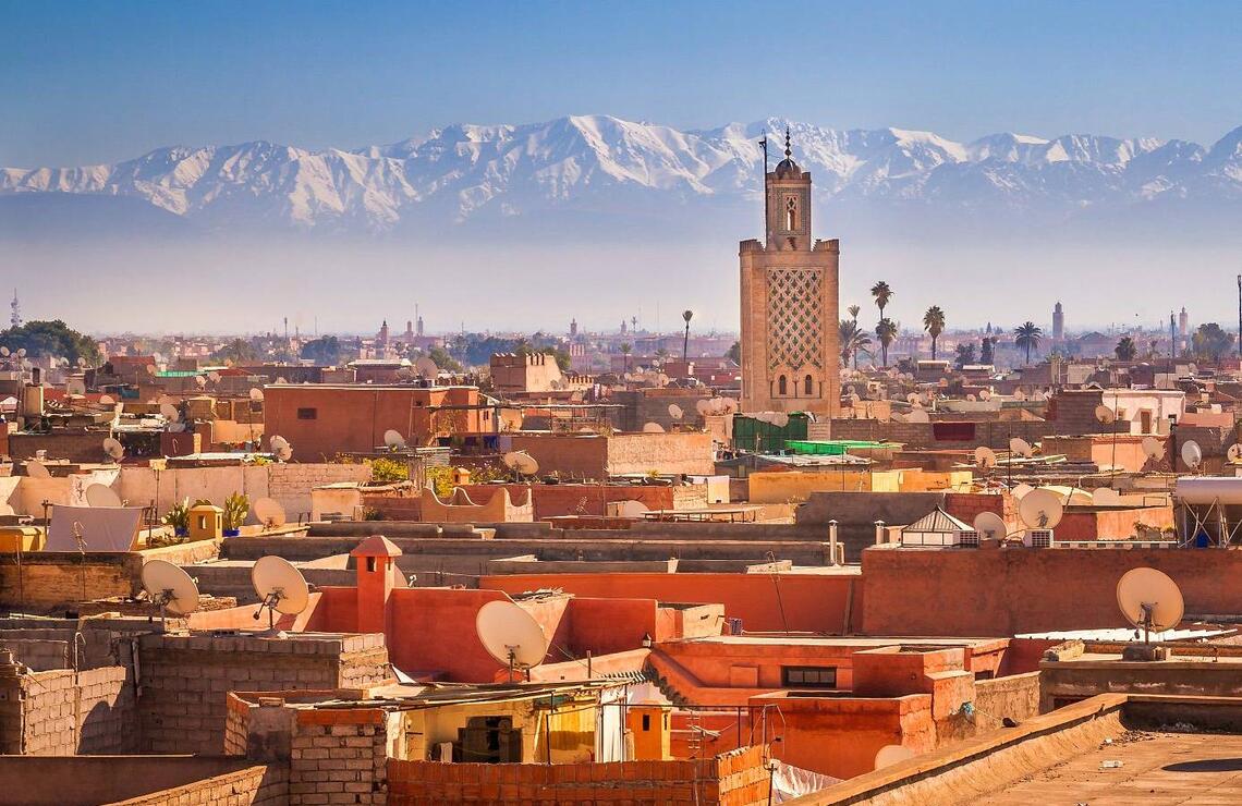 Panoramic view of the ‘Ochre City’ with the Atlas Mountains in the background. MAURIZIO DE MATTEI/SHUTTERSTOCK