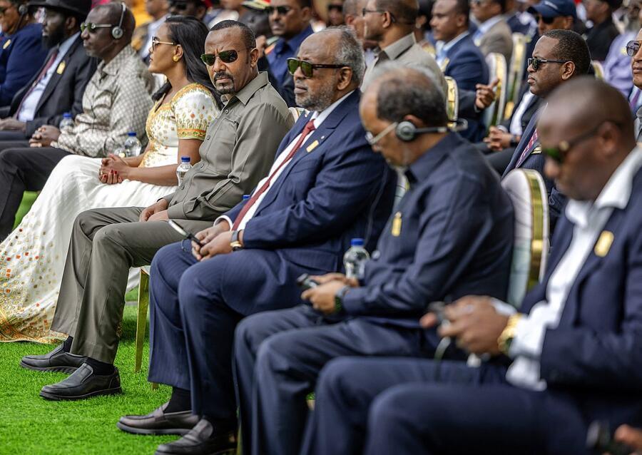 Prime Minister Abiy Ahmed with some of the distinguished guests at the 9 September inauguration. To his right are First Lady Zinash Tayachew and Kenyan President William Ruto; to his left, Djiboutian President Ismaïl Omar Guelleh and Somali President Hassan Sheikh Mohamud. Luis Tato / AFP